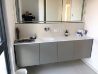 Badezimmer Unterbauschrank und Spiegelschrank